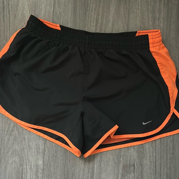 Nike workout shorts - Picture 1 of 2